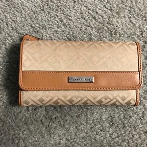 Tommy Hilfiger wallet